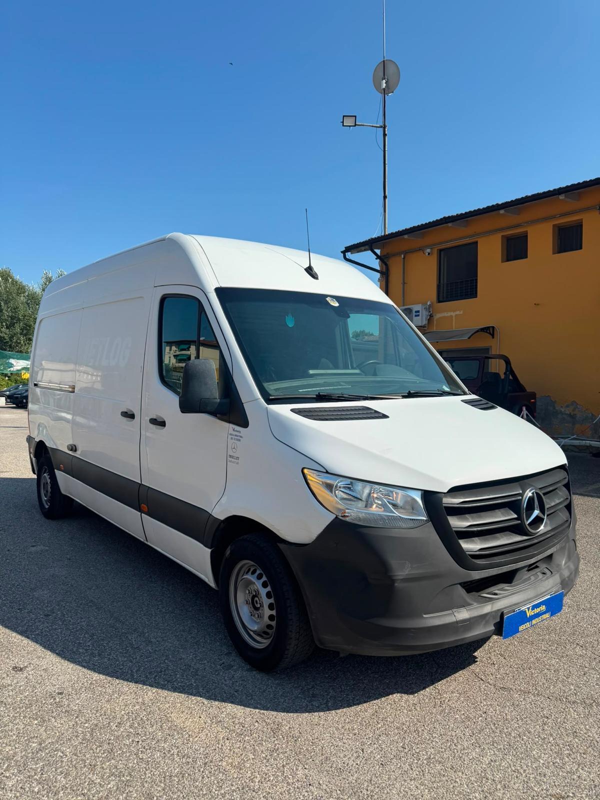 0703 FURGONE MERCEDES SPRINTER 2021