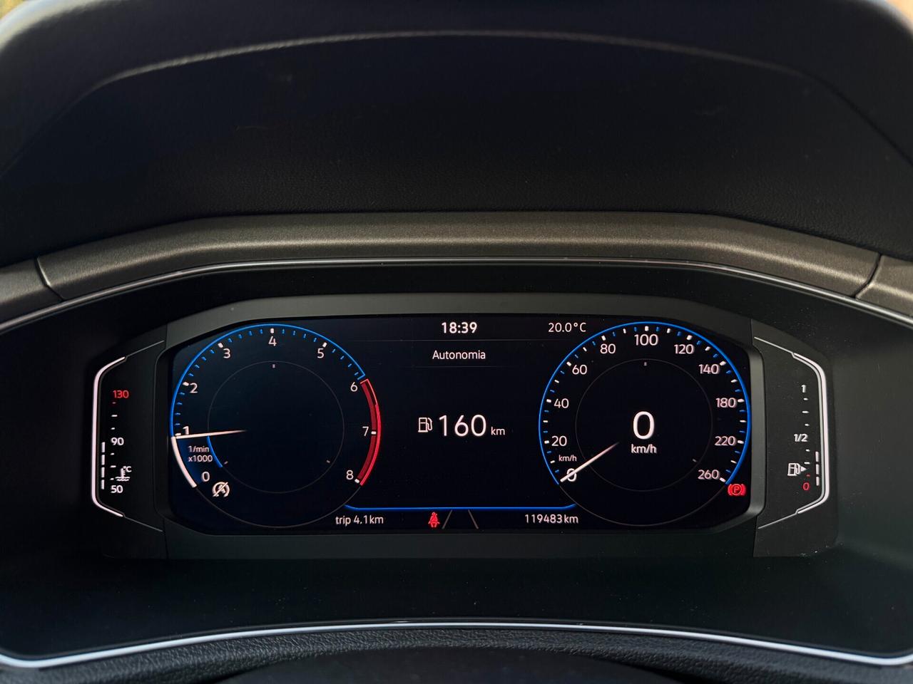 Volkswagen T-Roc/1.0 TSI 110 CV/CAR PLAY/CERCHI 17"/NEOPATENTATI