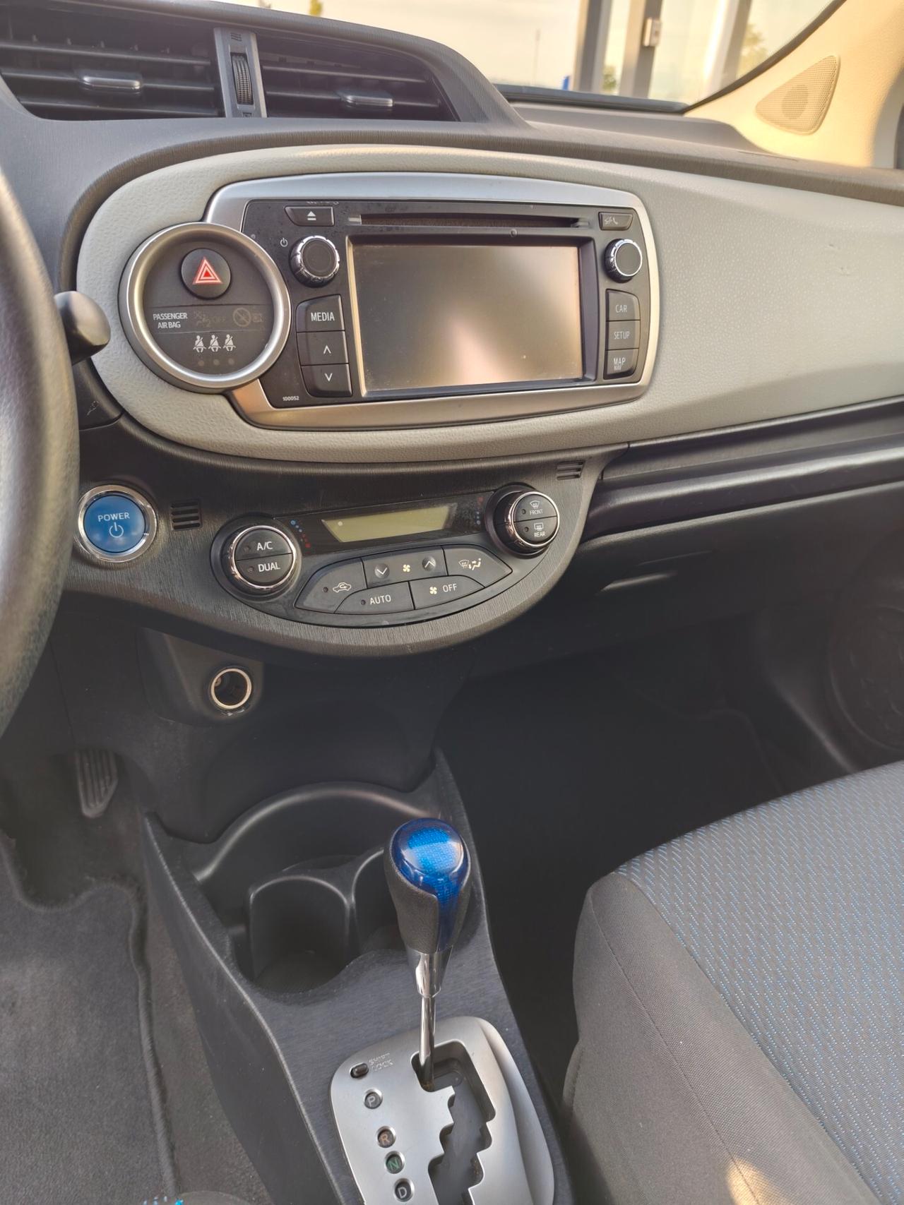 Toyota Yaris 1.5 Hybrid Lounge 07/2013