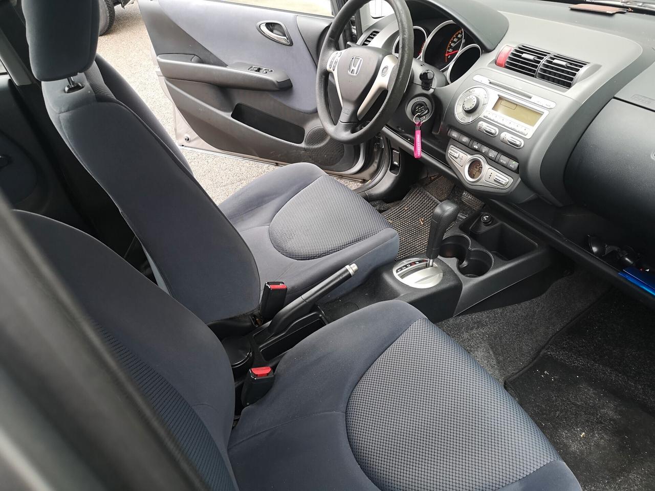 Honda Jazz 1.4 i-DSi 5p. 7 Speed CVT Cambio automatico