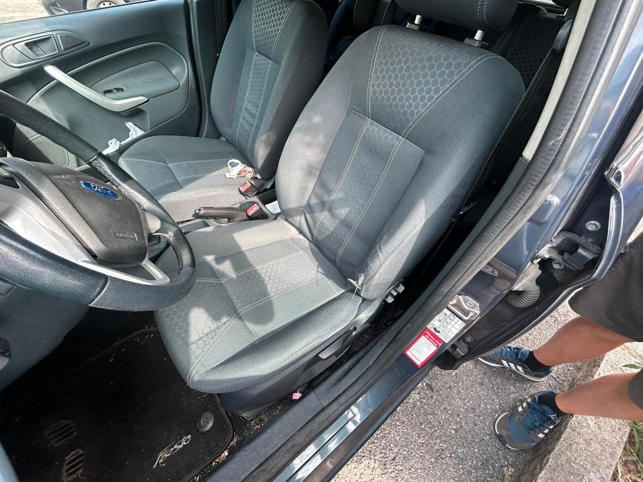 Ford Fiesta 5p 1.6 tdci + c/esp 95cv E5 - ANCHE NEOPATENTATI