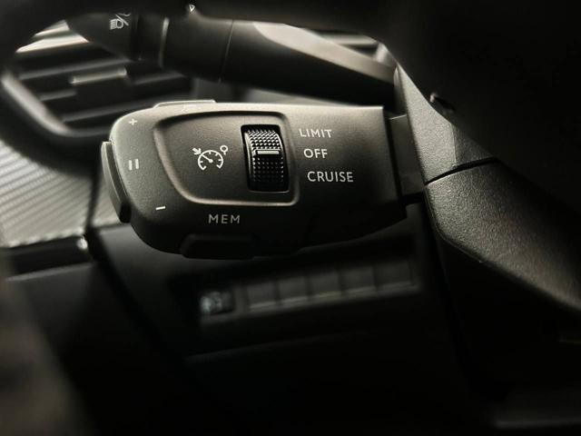 PEUGEOT 2008 PureTech 100 S&S Allure VISION PACK & DRIVE ASSIST