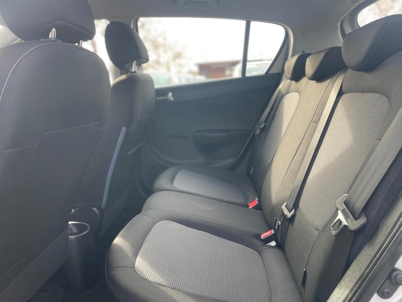 Hyundai i20 1.2 5p. Econext Sound Edition