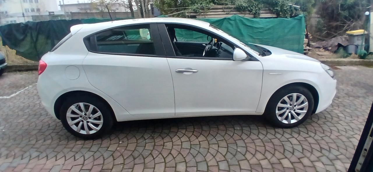 A R Giulietta 1.6 mj euro 6 neopatentati
