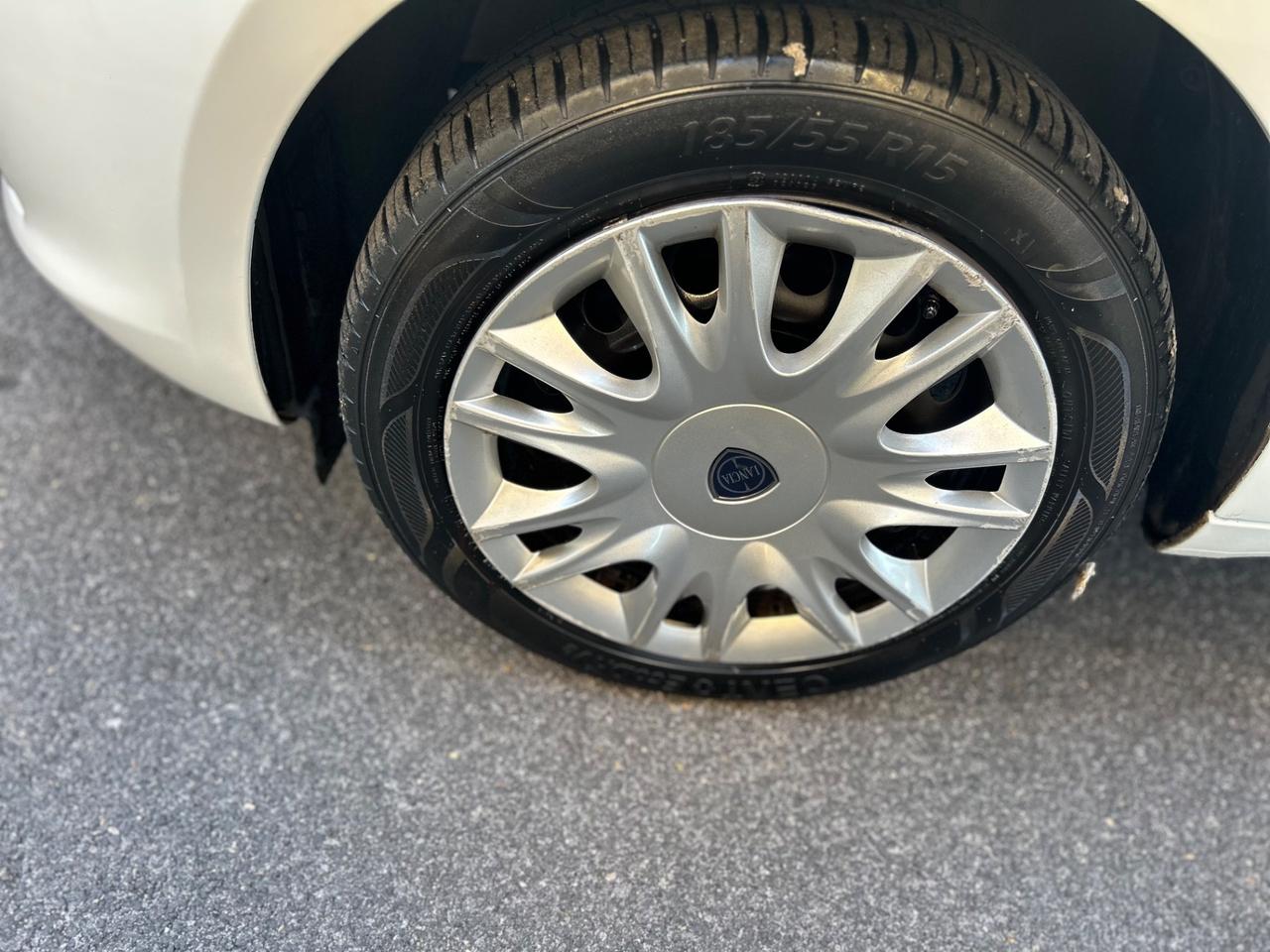 Lancia Ypsilon 1.2 69 CV 5 porte S&S Platinum