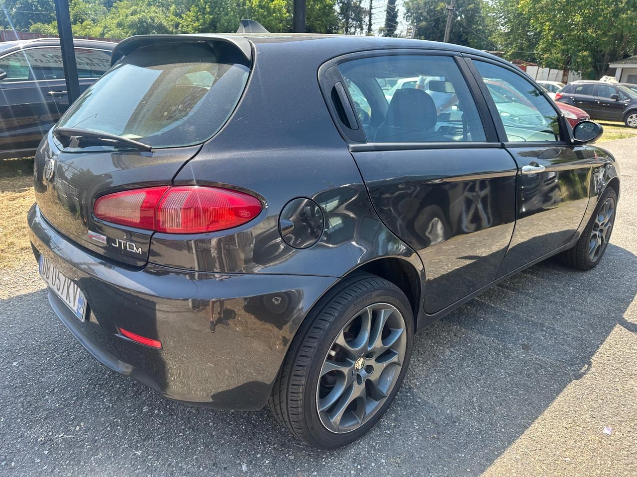 Alfa Romeo 147 1.9 JTD (120) 5 porte Black Line