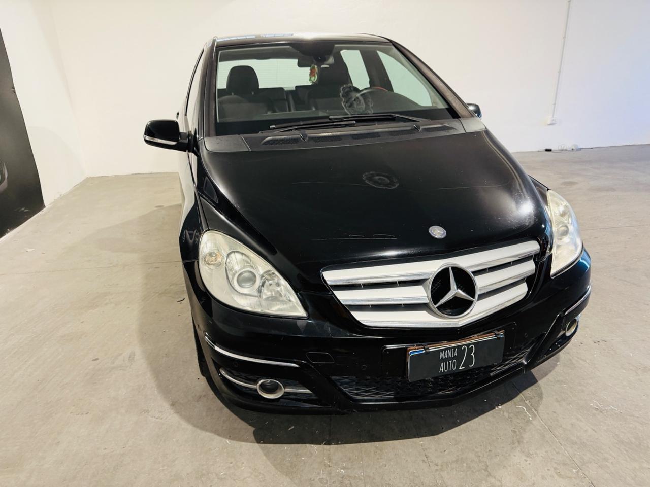 Mercedes-benz B 180 CDI PREMIUM AUTOMATICA*109 CV*NEOPATENTATI*