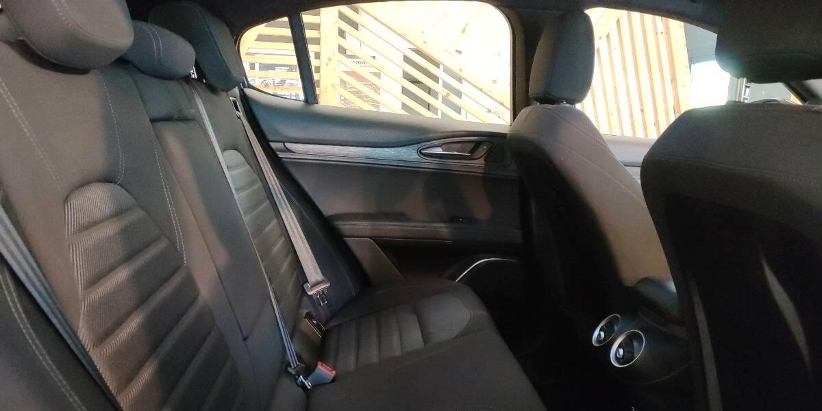 Alfa Romeo Stelvio 2.2 t Business rwd 160cv auto