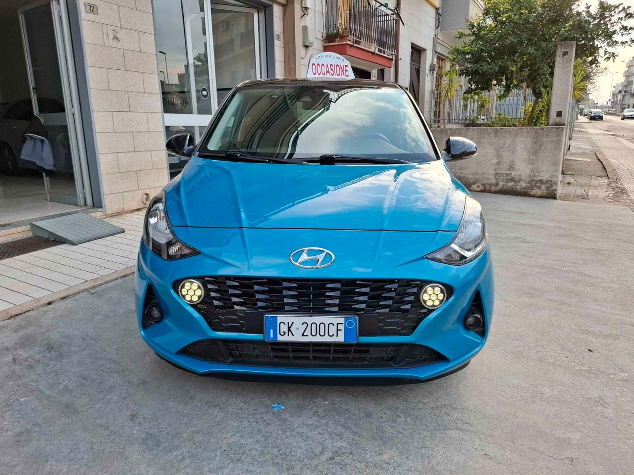 Hyundai i10 1.0 BENZINA - 2022 BICOLORE