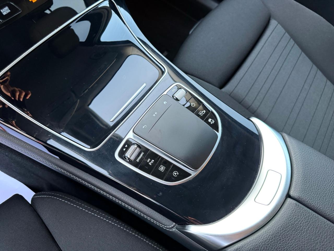 MERCEDES GLC 200D Sport 4Matic - Led Navi