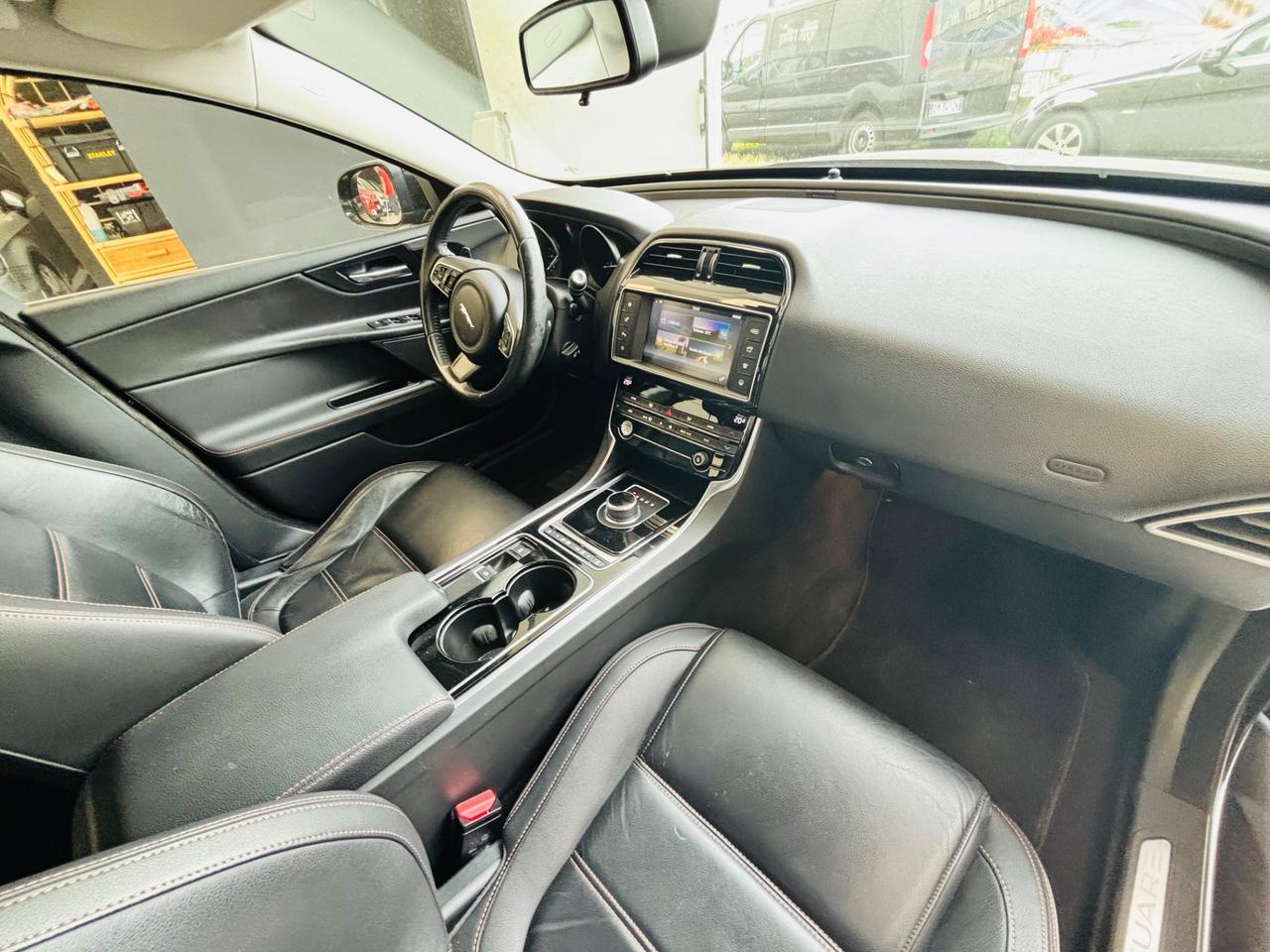 Jaguar XE 2.0 D Turbo Portfolio