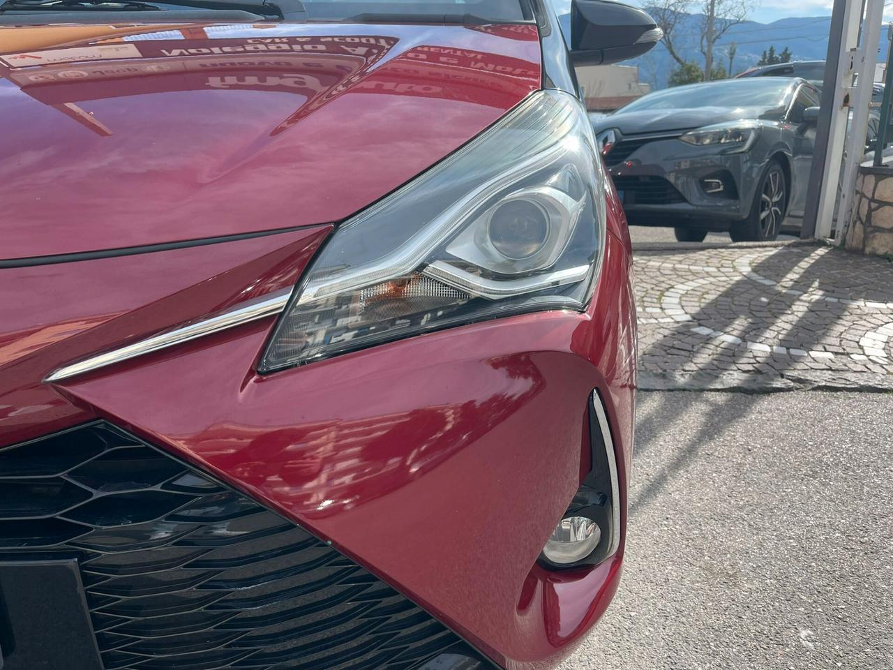 Toyota Yaris 1.5 Hybrid 5 porte Cool Red Edition