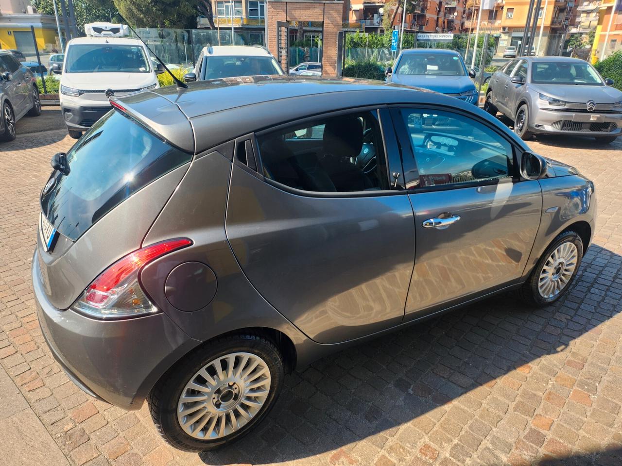 Lancia Ypsilon 1.3 MJT 16V 95 CV 5 porte S&S Silver