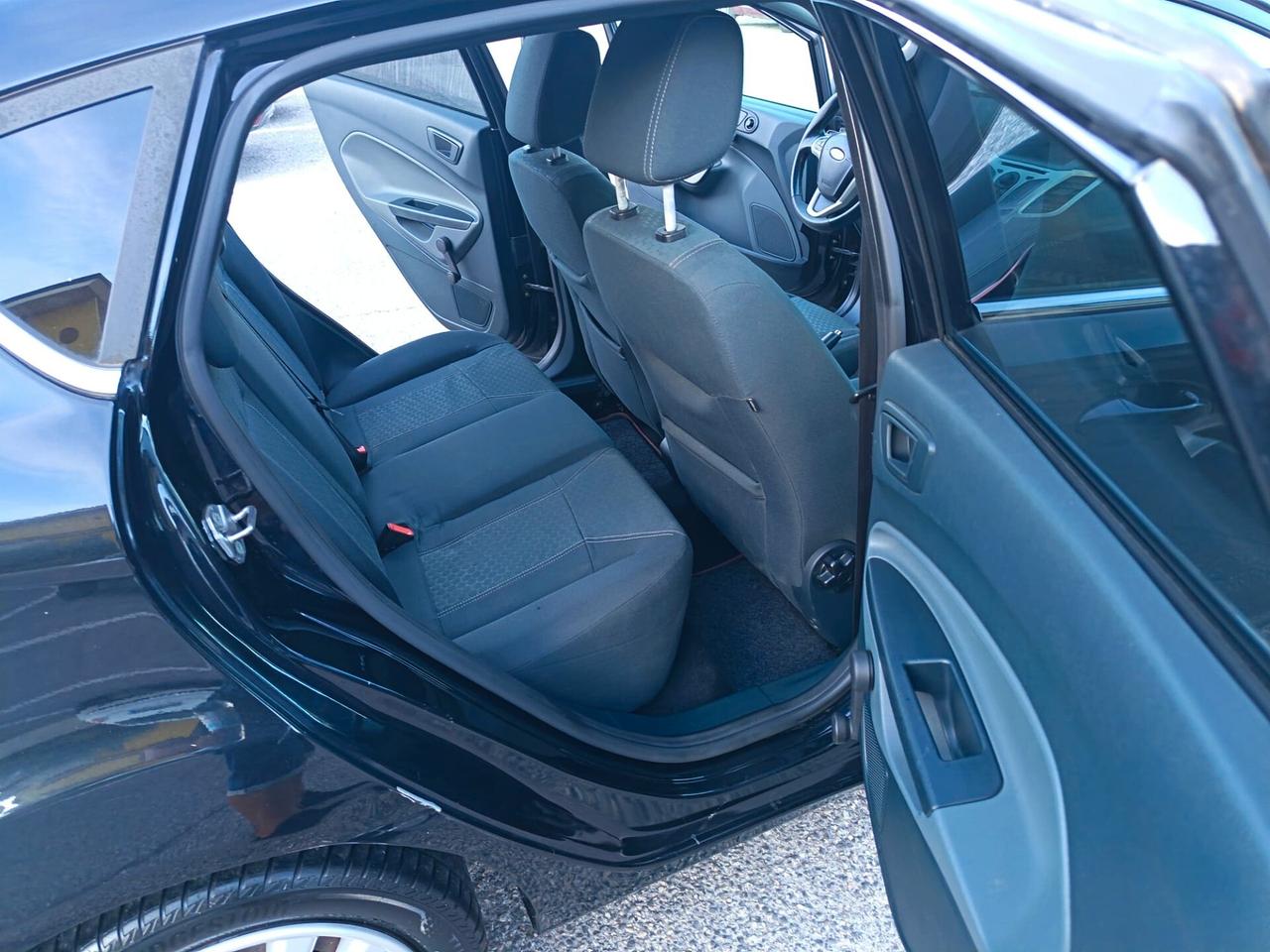 Ford Fiesta 2010 1.4 5 porte Bz.- GPL Titanium NEOPATENTATI LEGGI BENE