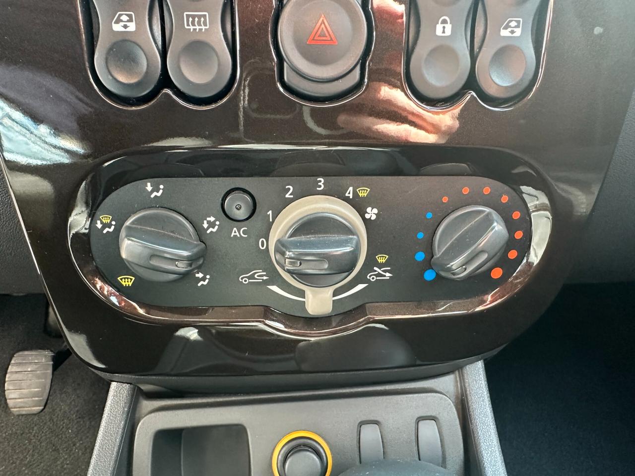 DACIA DUSTER 1.6 BENZINA