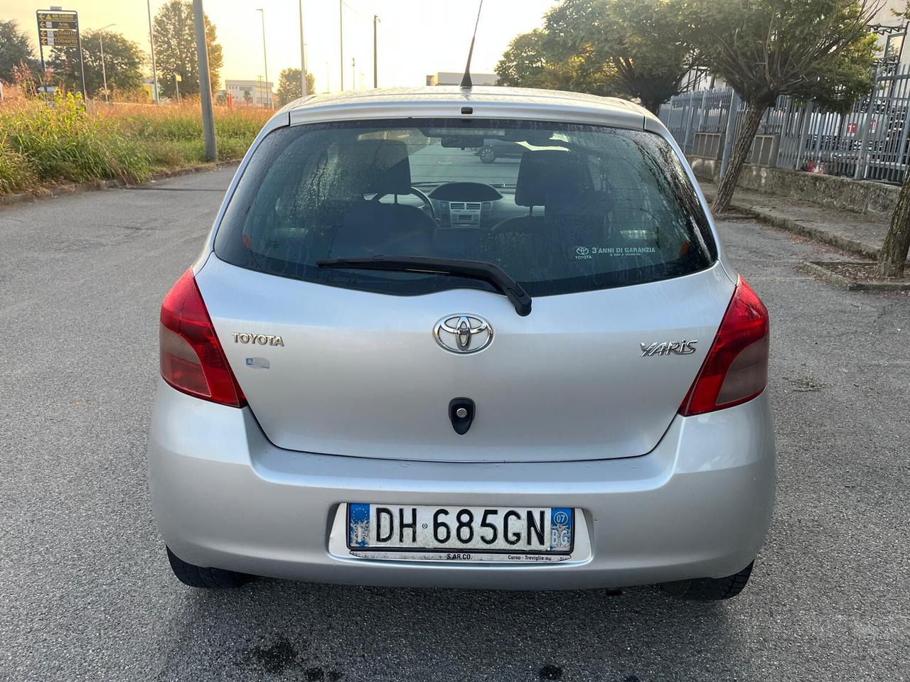Toyota Yaris 1.0 5 porte