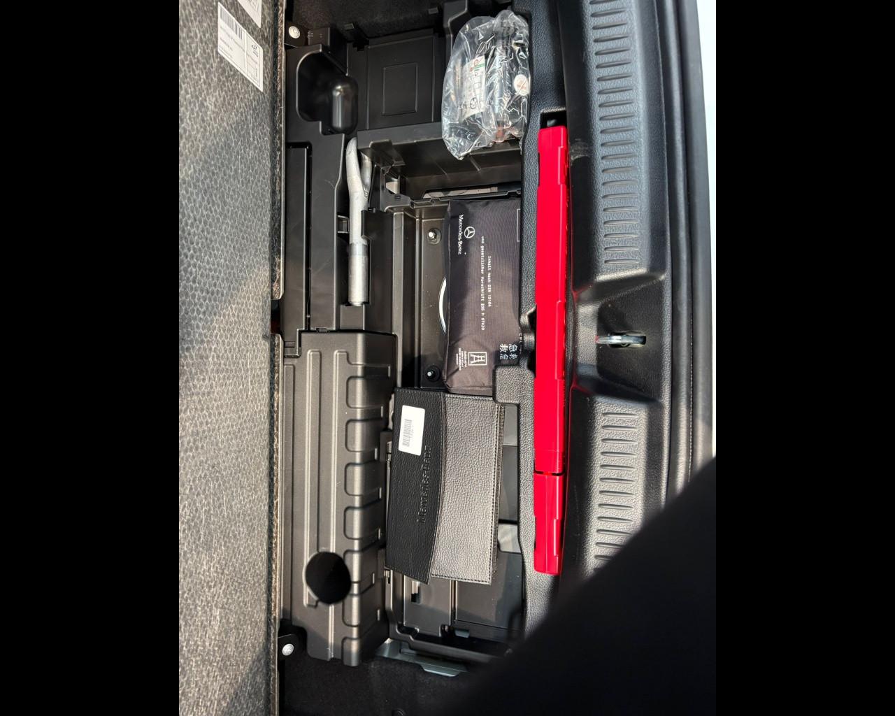 Mercedes-Benz Classe A - W177 2023 - A 250 e phev Progressive Advanced auto