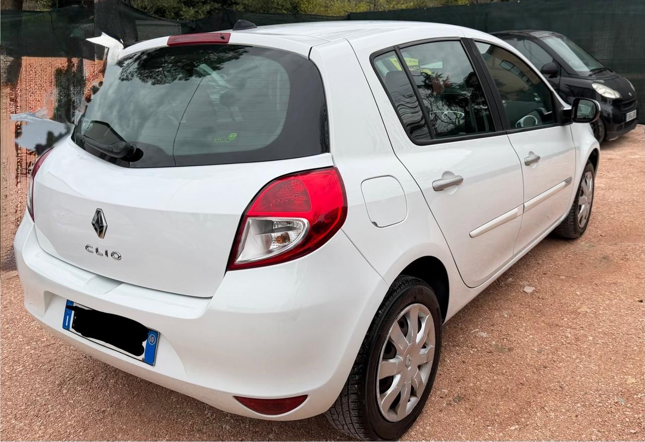 Renault Clio 1.2 16V 5 porte Dynamique