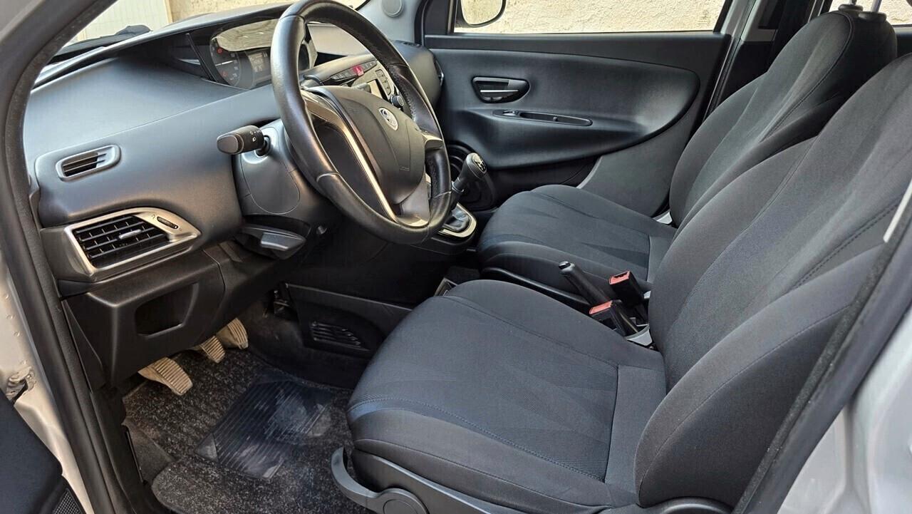 Lancia Ypsilon 1.3 MJT 95CV S&S GOLD