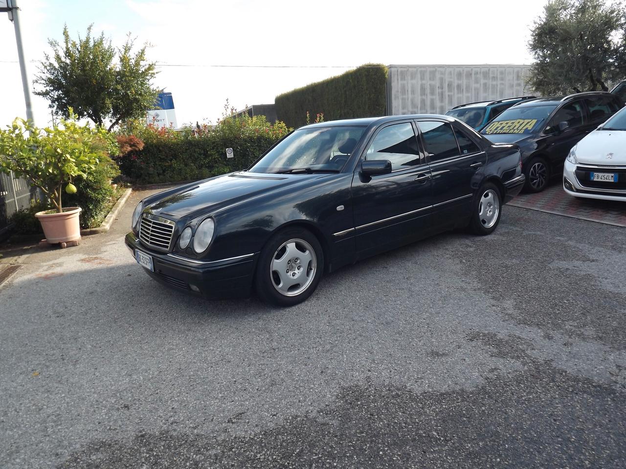 Mercedes-benz E 300 turbodiesel cat Avantgarde ASI