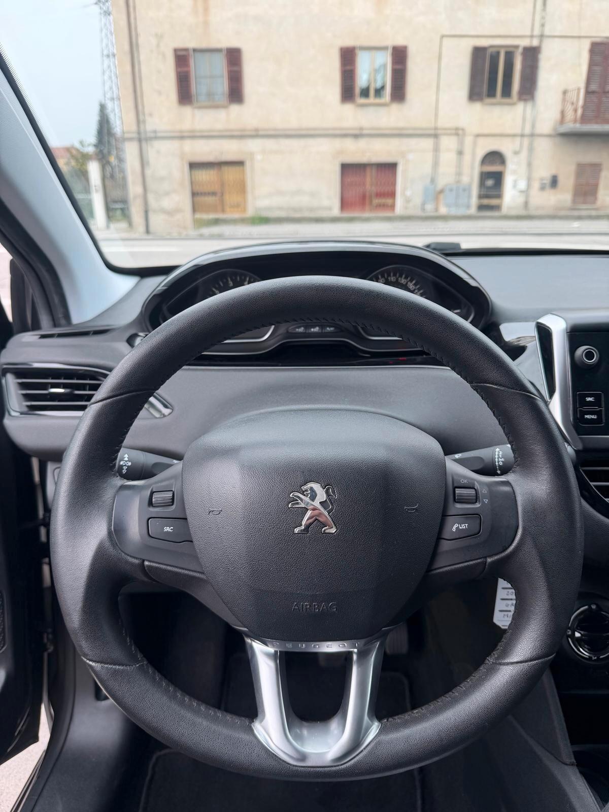 Peugeot 208 PureTech 82 5 porte Allure