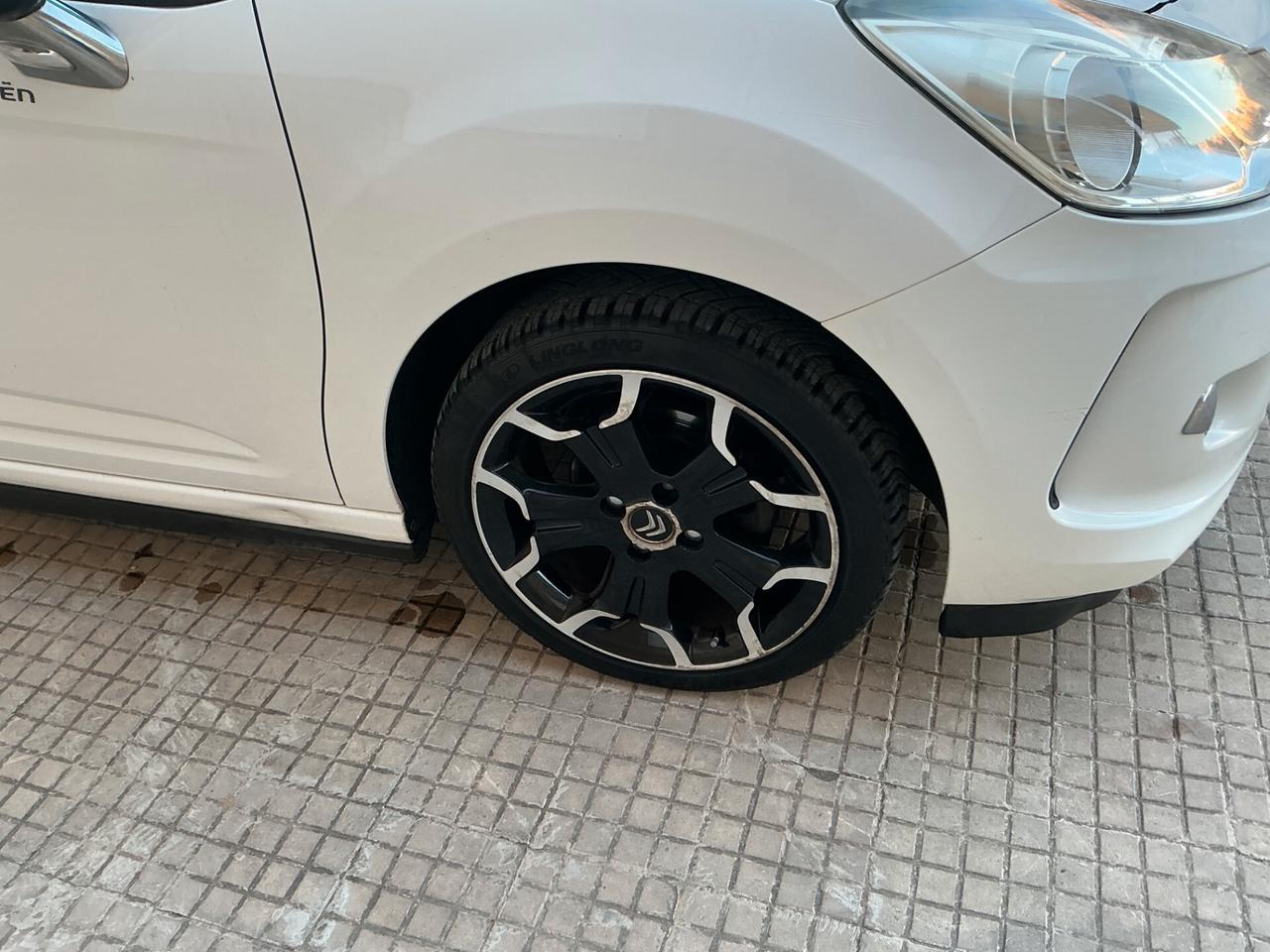 Ds DS3 3 1.4 HDi 70 Just Black