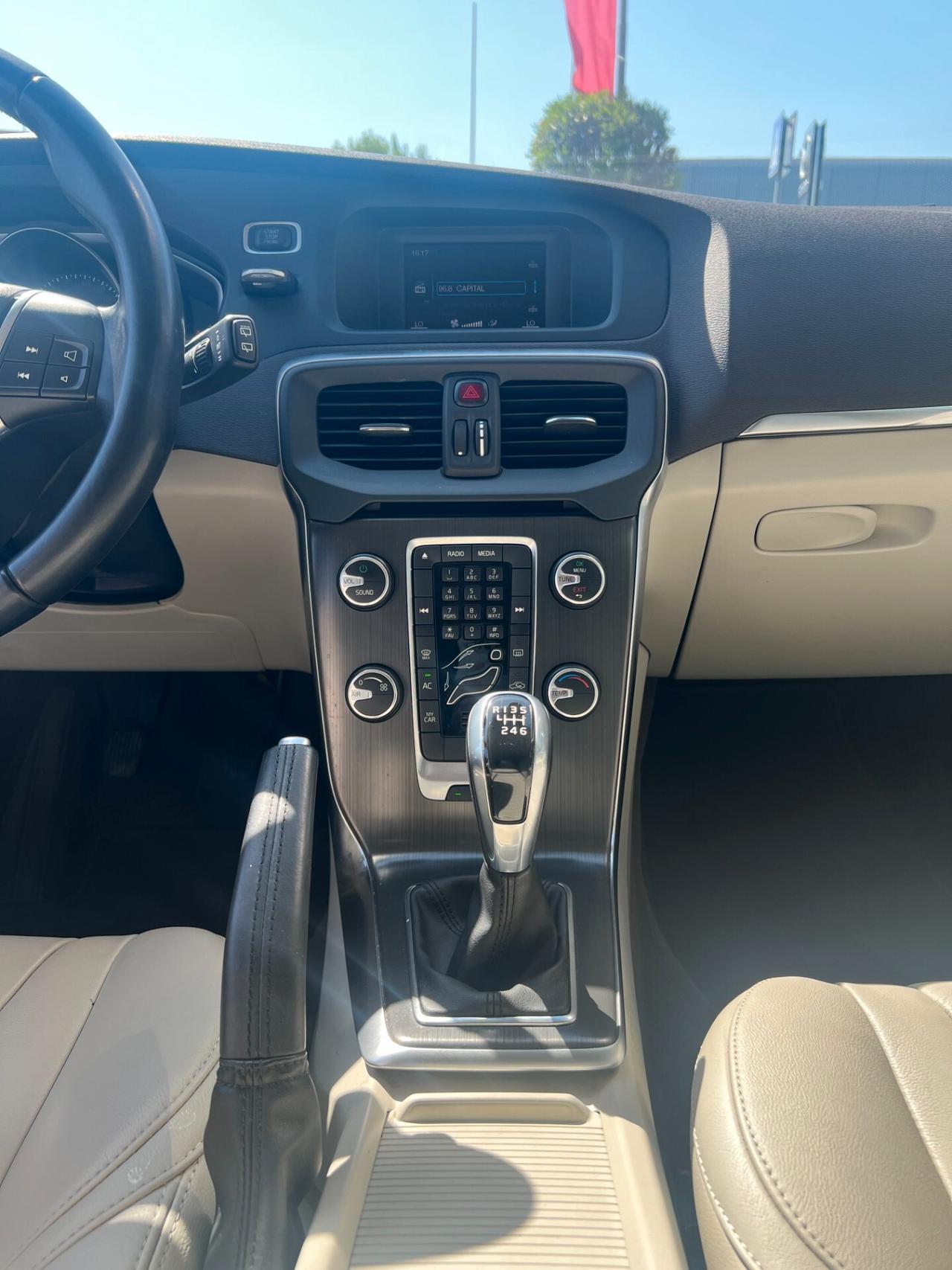 Volvo V40 D2 Momentum