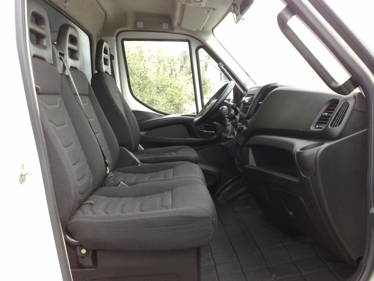 Iveco Daily 35c15 2.3hpt Centinato - 2015