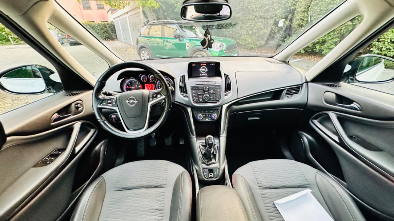 Opel Zafira Tourer 2.0 CDTi 130CV. 7 posti. Multispazio