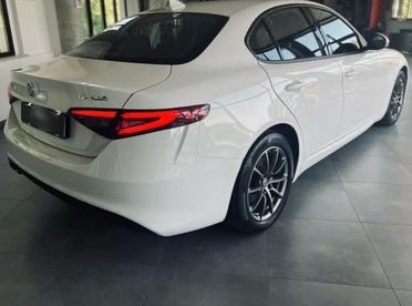 Alfa Romeo Giulia 2.2 Turbodiesel 136 CV AT8 Super