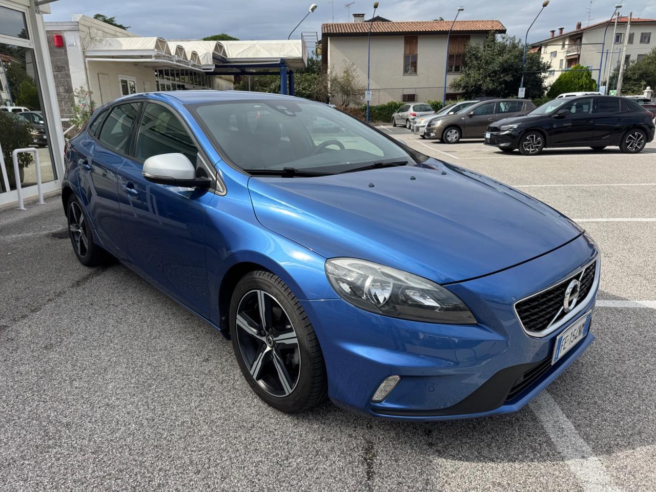 Volvo V40 D2 R-design Momentum