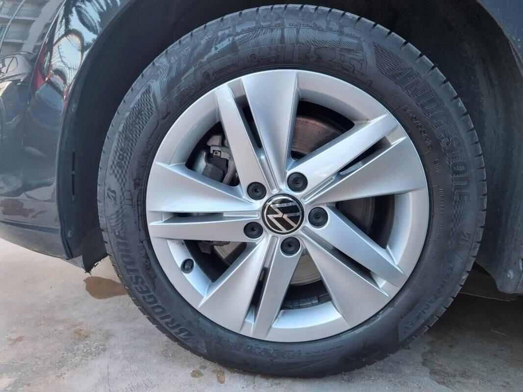 Volkswagen Golf VIII Variant 2.0 tdi Life 115cv