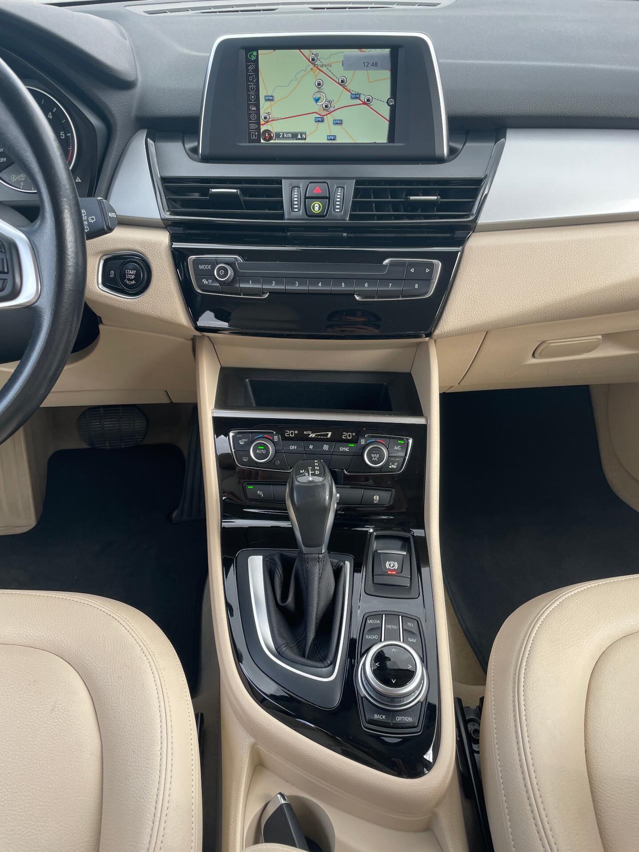 Bmw 218d Active Tourer Luxury auto-NAVI-RETRO-PELLE