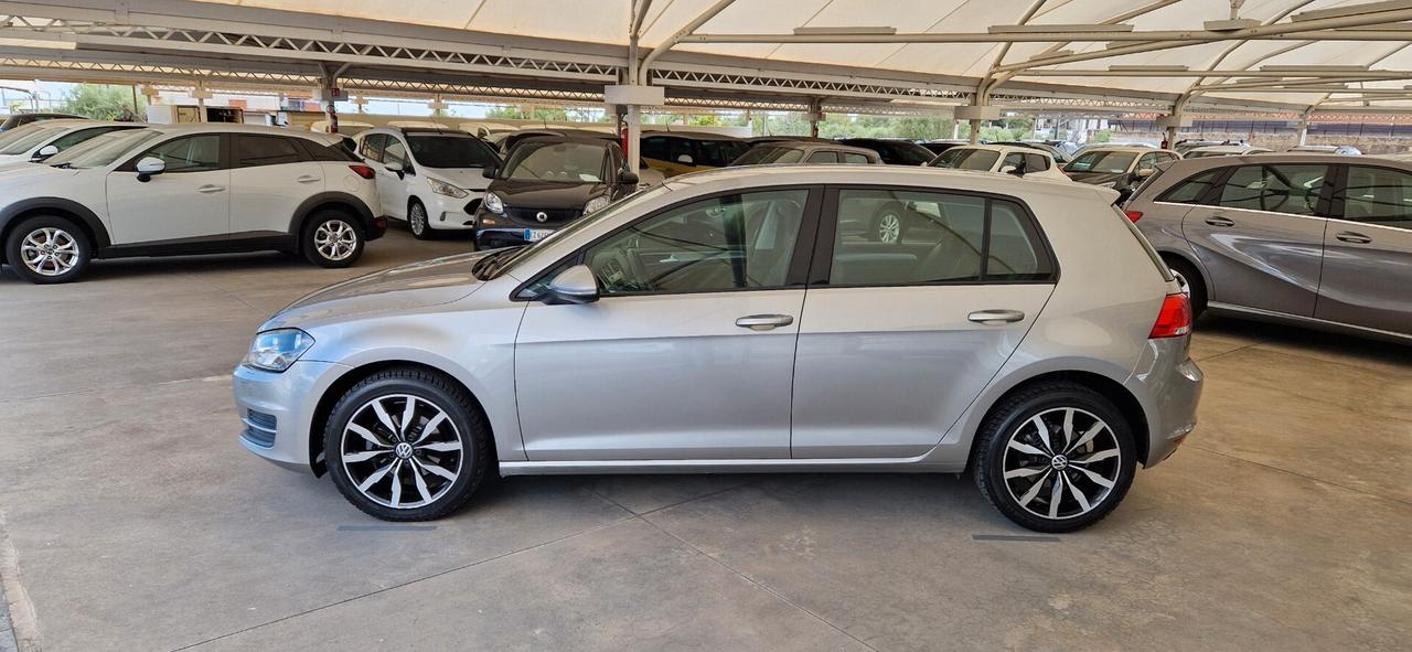 Volkswagen Golf 7 1.6 TDi 105cv HighLine