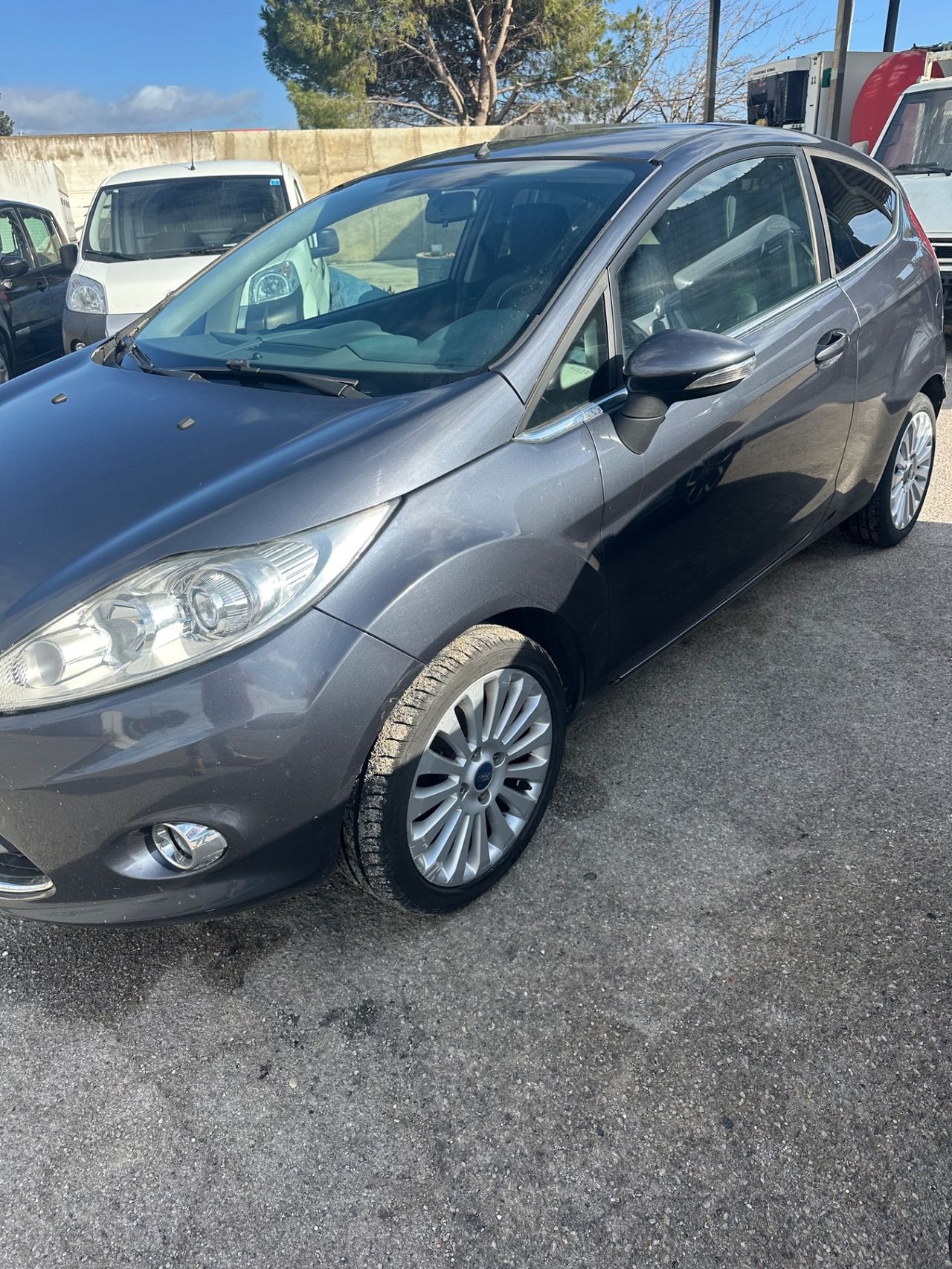 Ford Fiesta 2009 photo 2