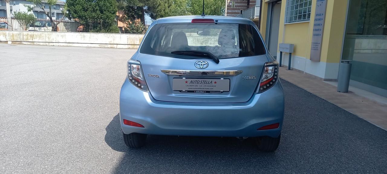 Toyota Yaris Benzina cc. 1.000 Mod. VVT- Active 5 Porte 5 Posti Utilizzabile anche per i Neopatentati.
