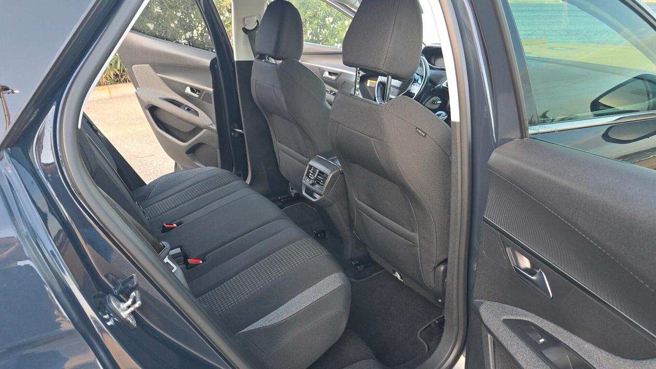 Peugeot 3008 BlueHDi 130 S&S Business