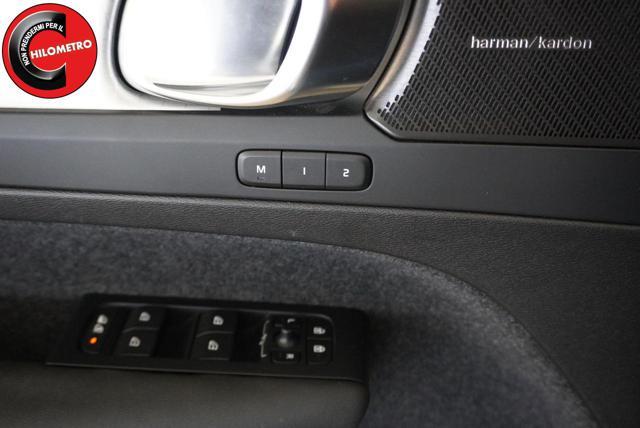 VOLVO XC40 B4 AWD automatico Plus Dark