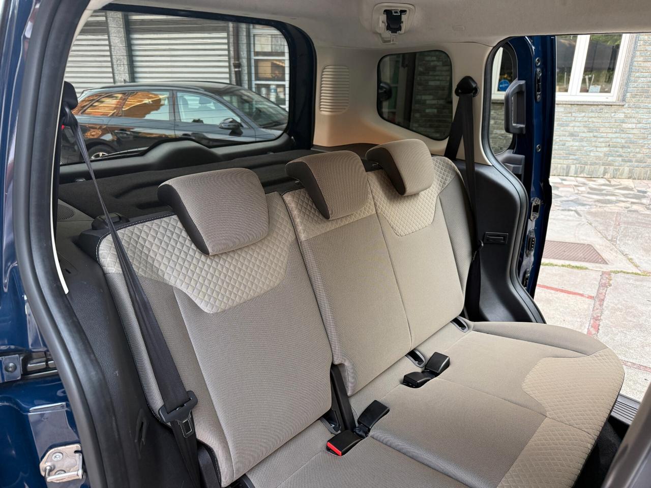 Ford Tourneo Courier 1.0 EcoBoost 100 CV Titanium