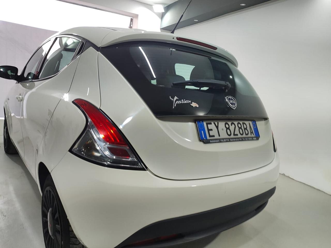 Lancia Ypsilon 1.2 69 CV 5 porte GPL Ecochic Plati