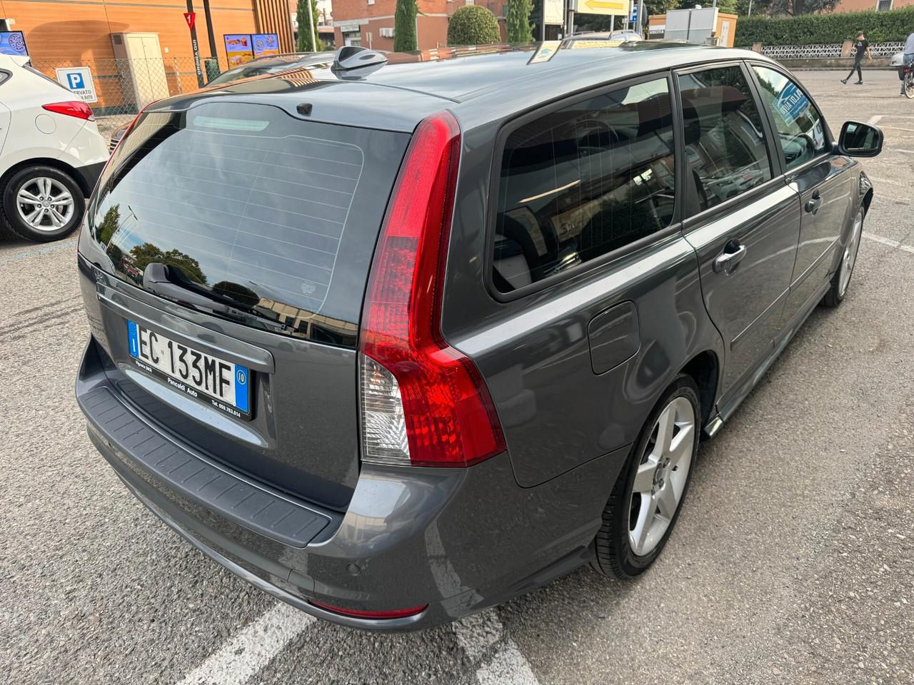 Volvo V50 D4 R-design AUTOMATICA,PELLE,17'',XENO,VETRI SCURI,