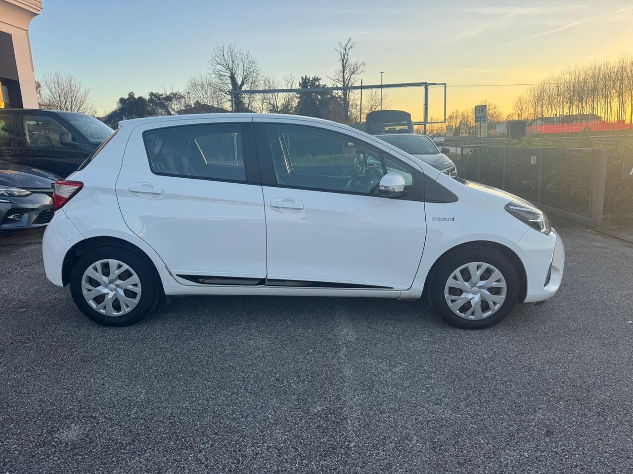 Toyota Yaris 1.5 Hybrid 5 porte Active