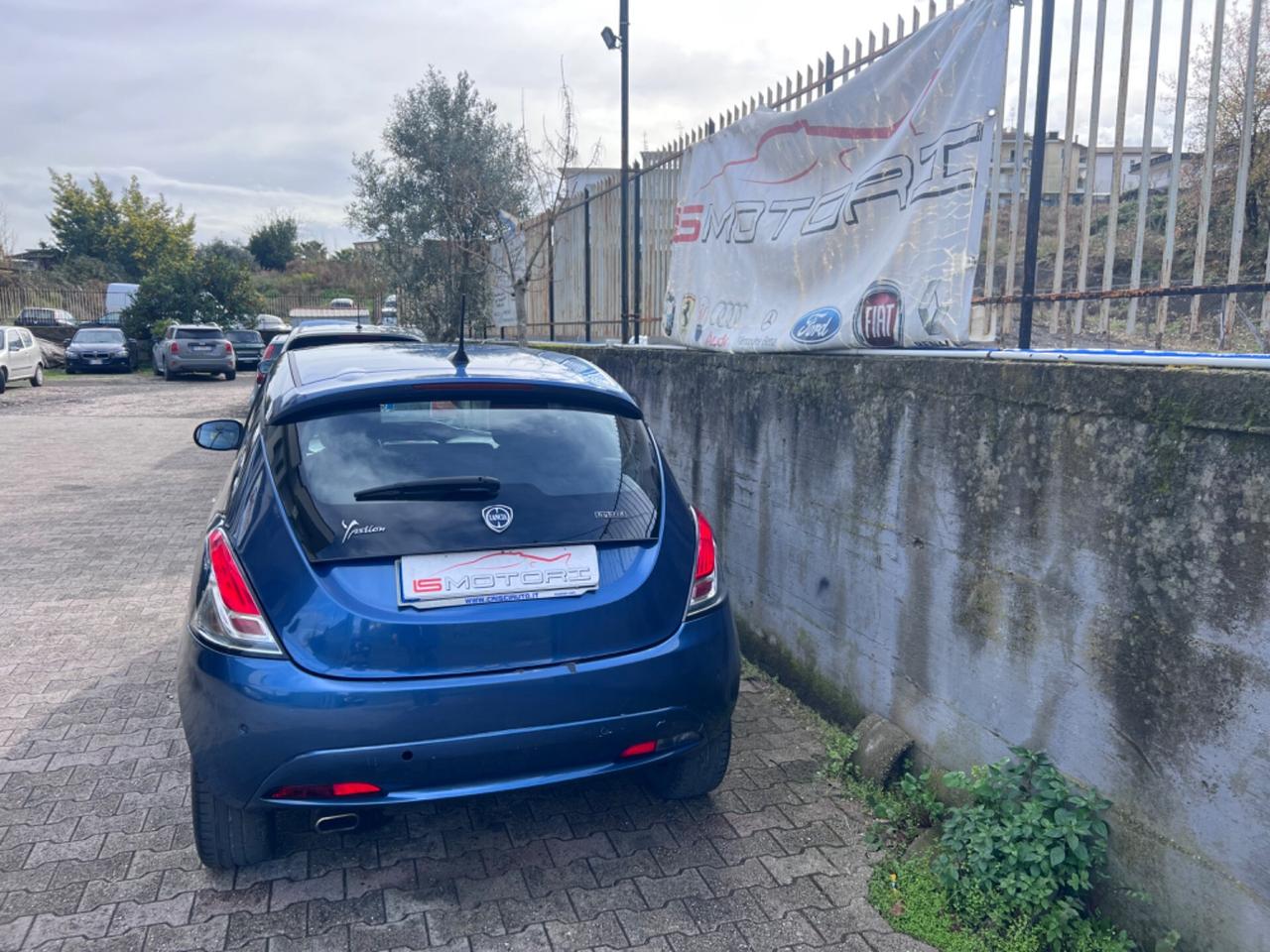 Lancia Ypsilon 1.0 FireFly 5 porte S&S Hybrid Ecochic Gold