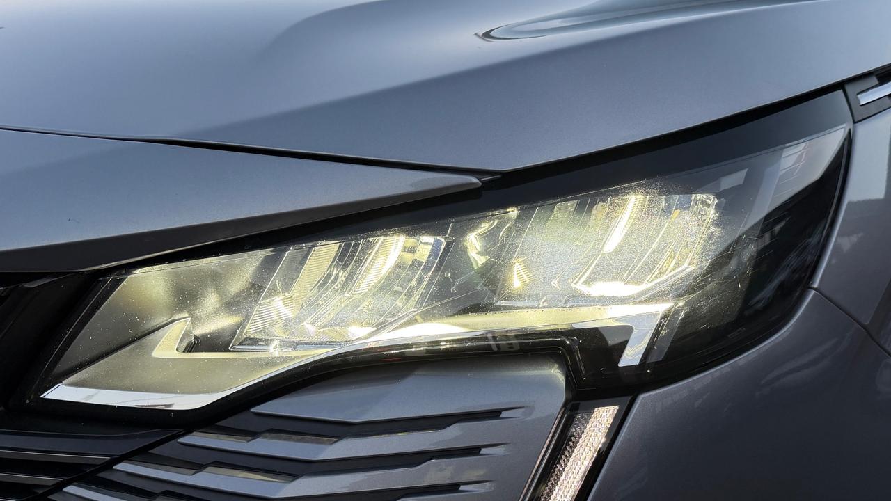 PEUGEOT 5008 1.5 ALLURE 131CV - SETTE POSTI, FULL LED, NEOPATENTATI