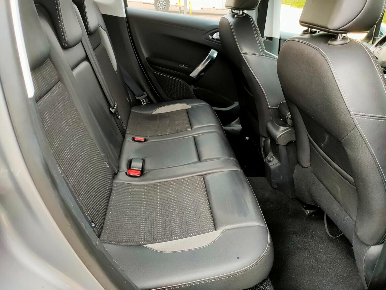 Peugeot 2008 BlueHDi 100 Allure