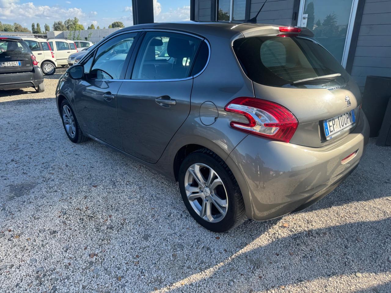 Peugeot 208 1.2 VTi 82 CV 5 porte Allure