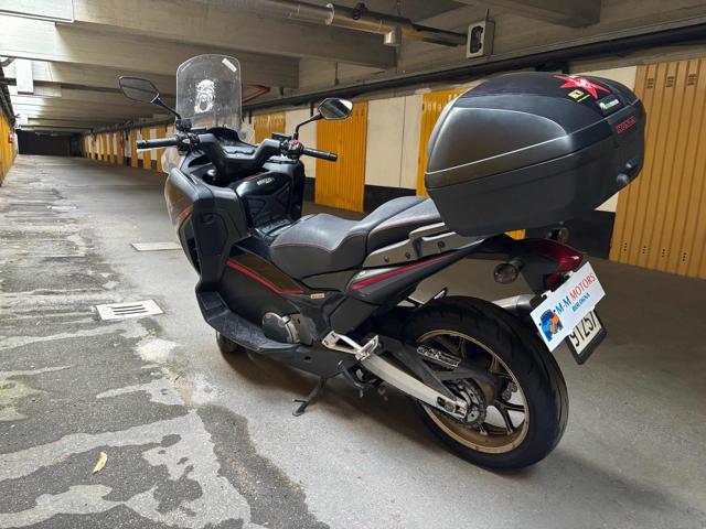 HONDA Integra 750 S