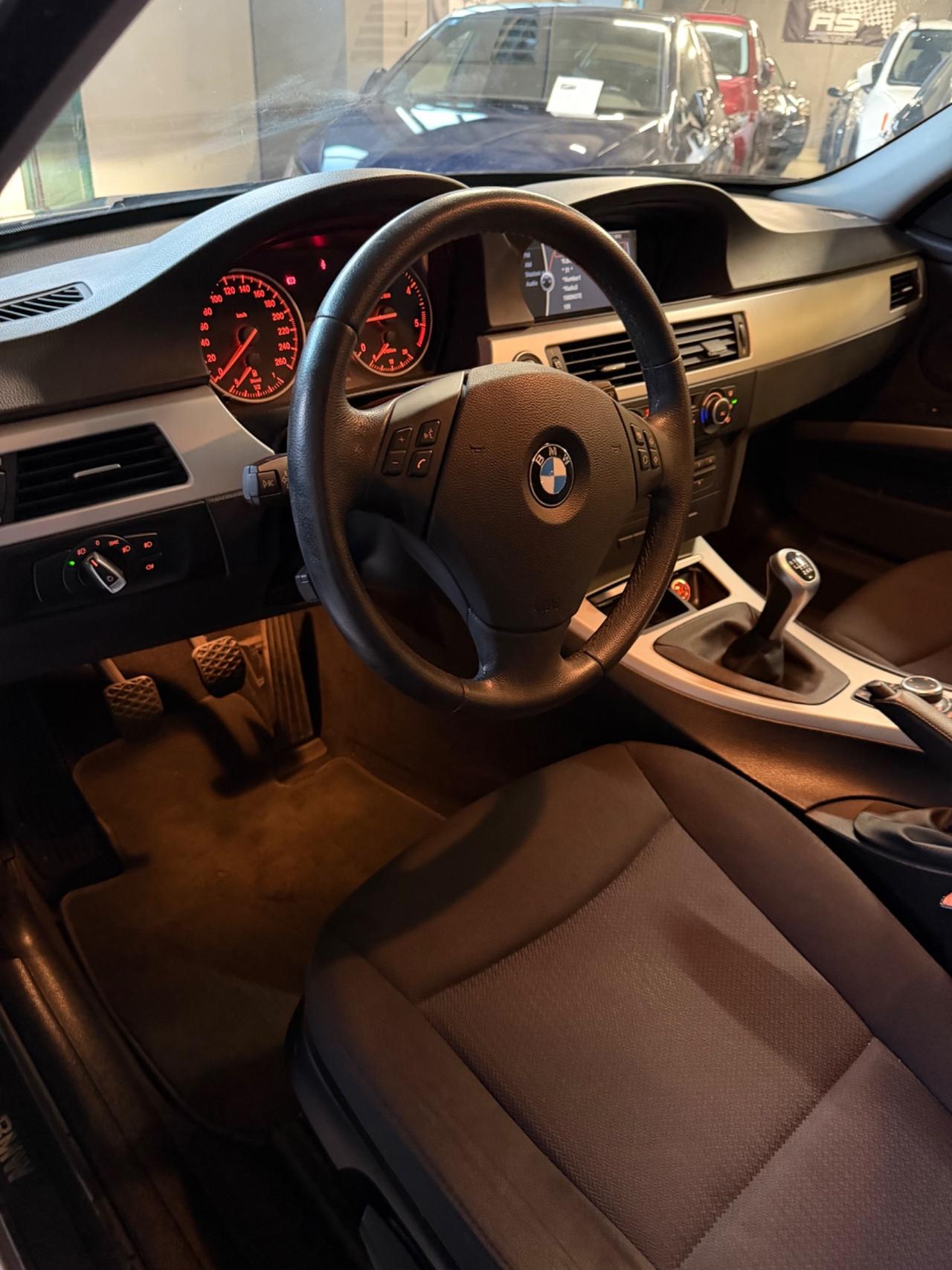 Bmw 318d TOURING ATTIVA KMCERT NAVIPRO