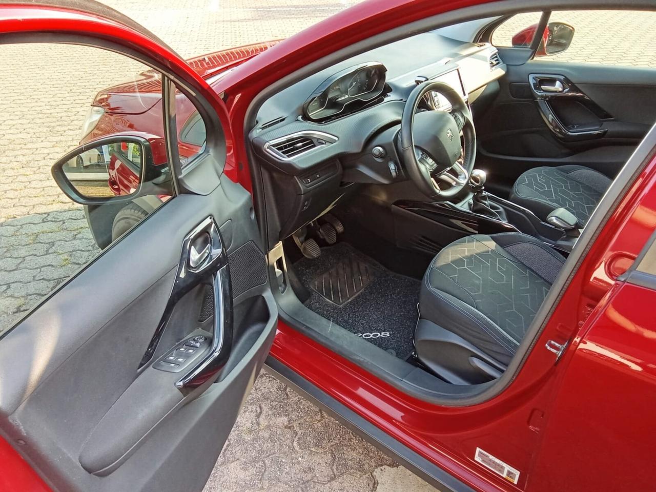 Peugeot 2008 PureTech Turbo 110 S&S Signature