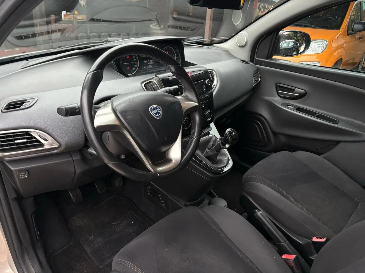 Lancia Ypsilon 1.2 69 CV 5 porte GPL Ecochic Platinum